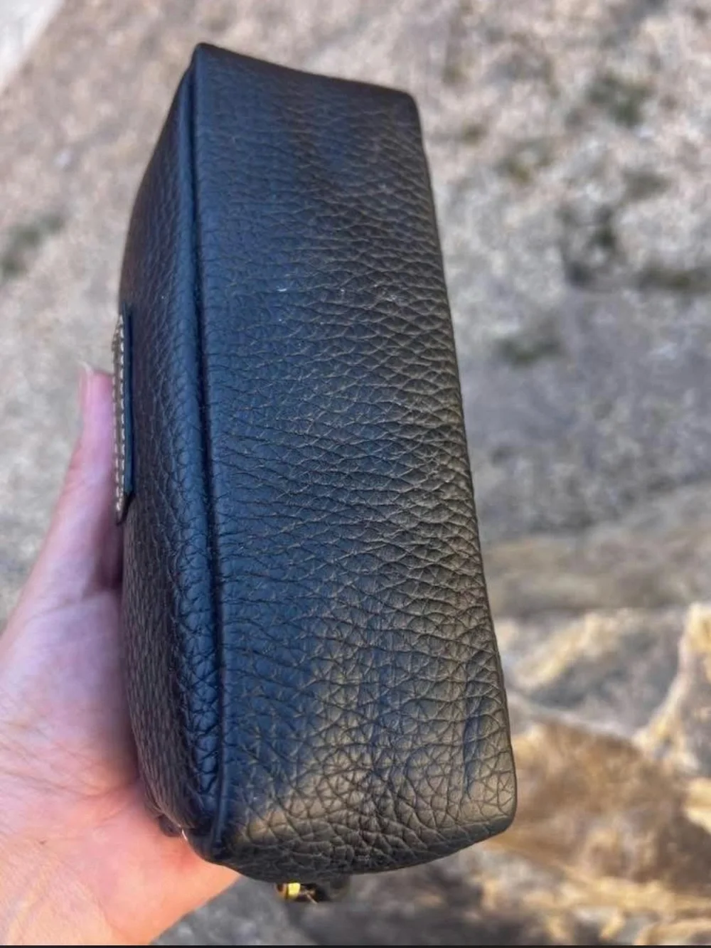 Dooney & Bourke compact pebble